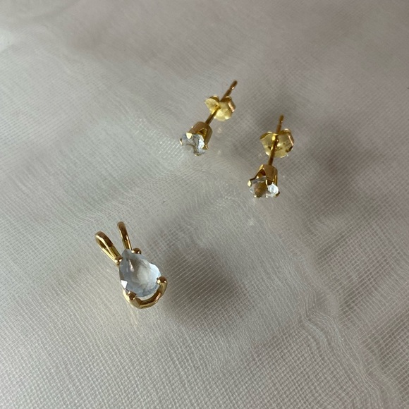 14K YELLOW GOLD aquamarine studs and pendant set REAL GOLD 🩵 vintage - Picture 4 of 15